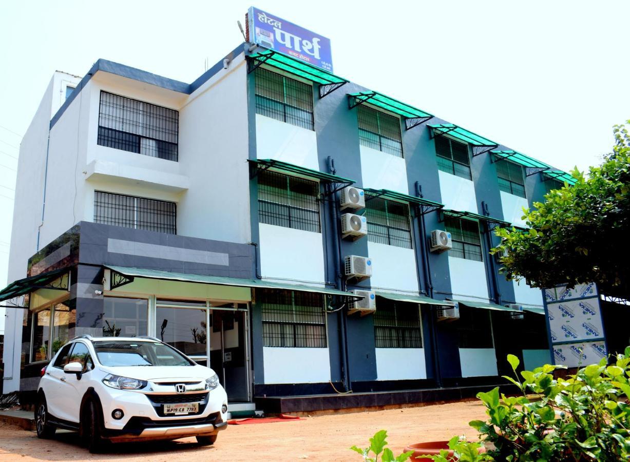 Hotel Parth Sitapur Muafi Bagian luar foto